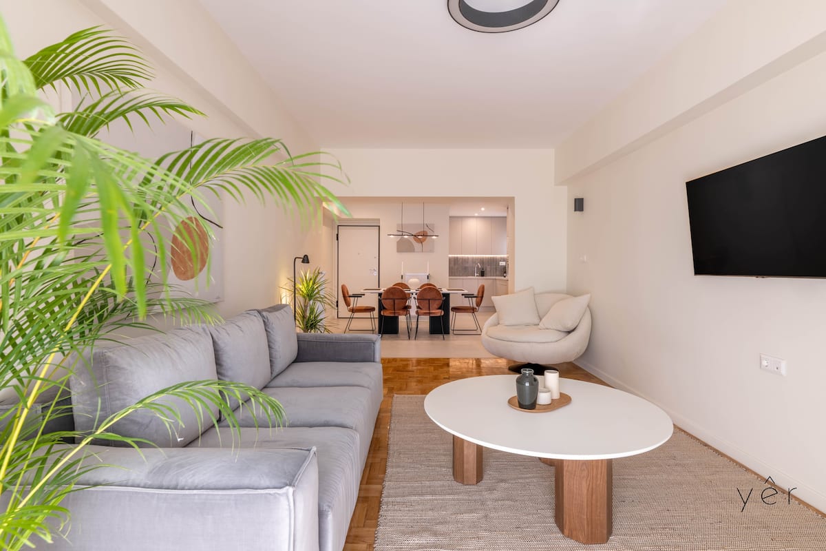 105 // Large 2Bed 2Bath Flat w/Dining Space &Free Parking