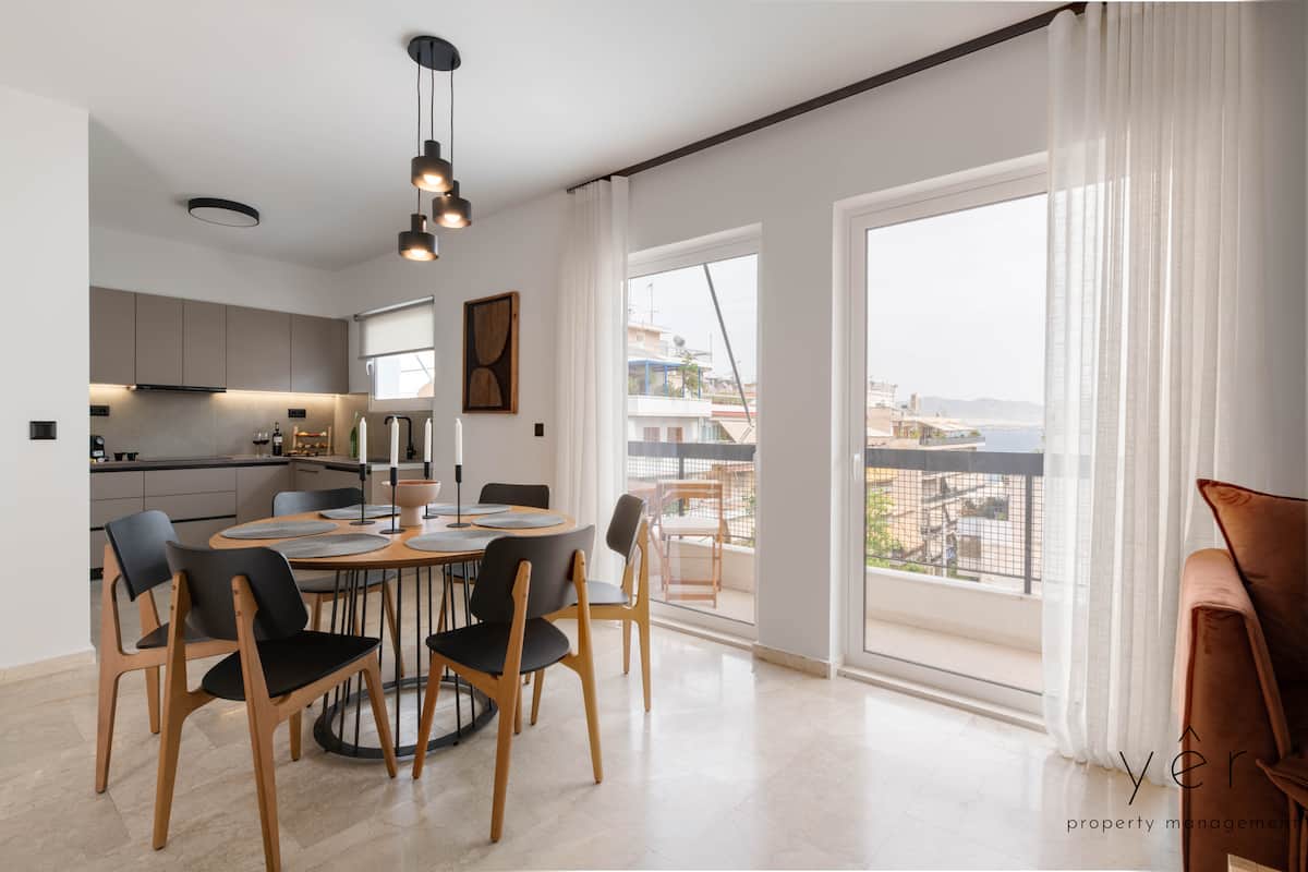 203 // Seaside Luxury: 3 Min to Freatida Beach
